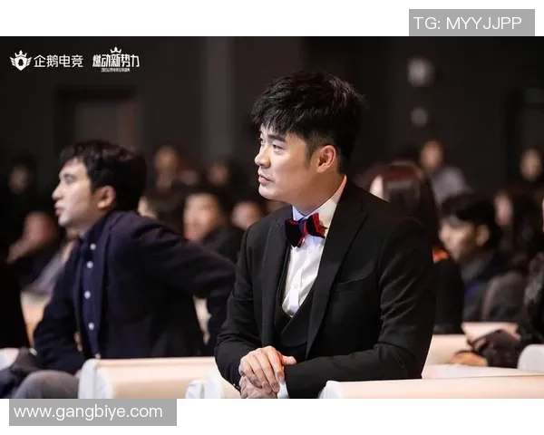 足球明星与记者携手共度人生新篇章爱情与事业的完美结合 足球明星与记者携手共度人生新篇章爱情与事业的完美结合