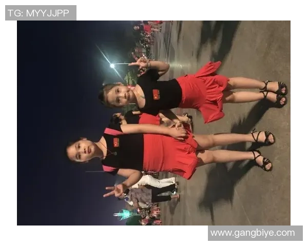 足球明星小黑仔的精彩瞬间与成长历程全解析 足球明星小黑仔的精彩瞬间与成长历程全解析